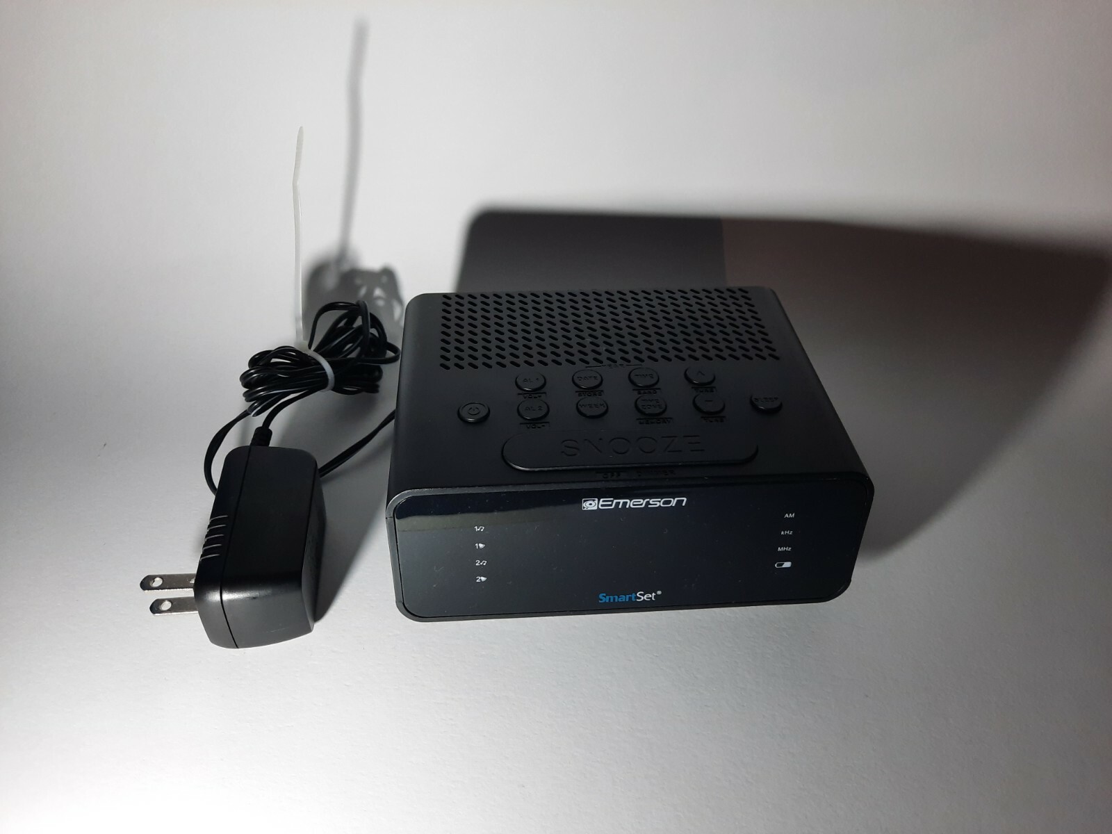 Emerson CKS1900 SmartSet Alarm Clock Radio 25806034714 eBay