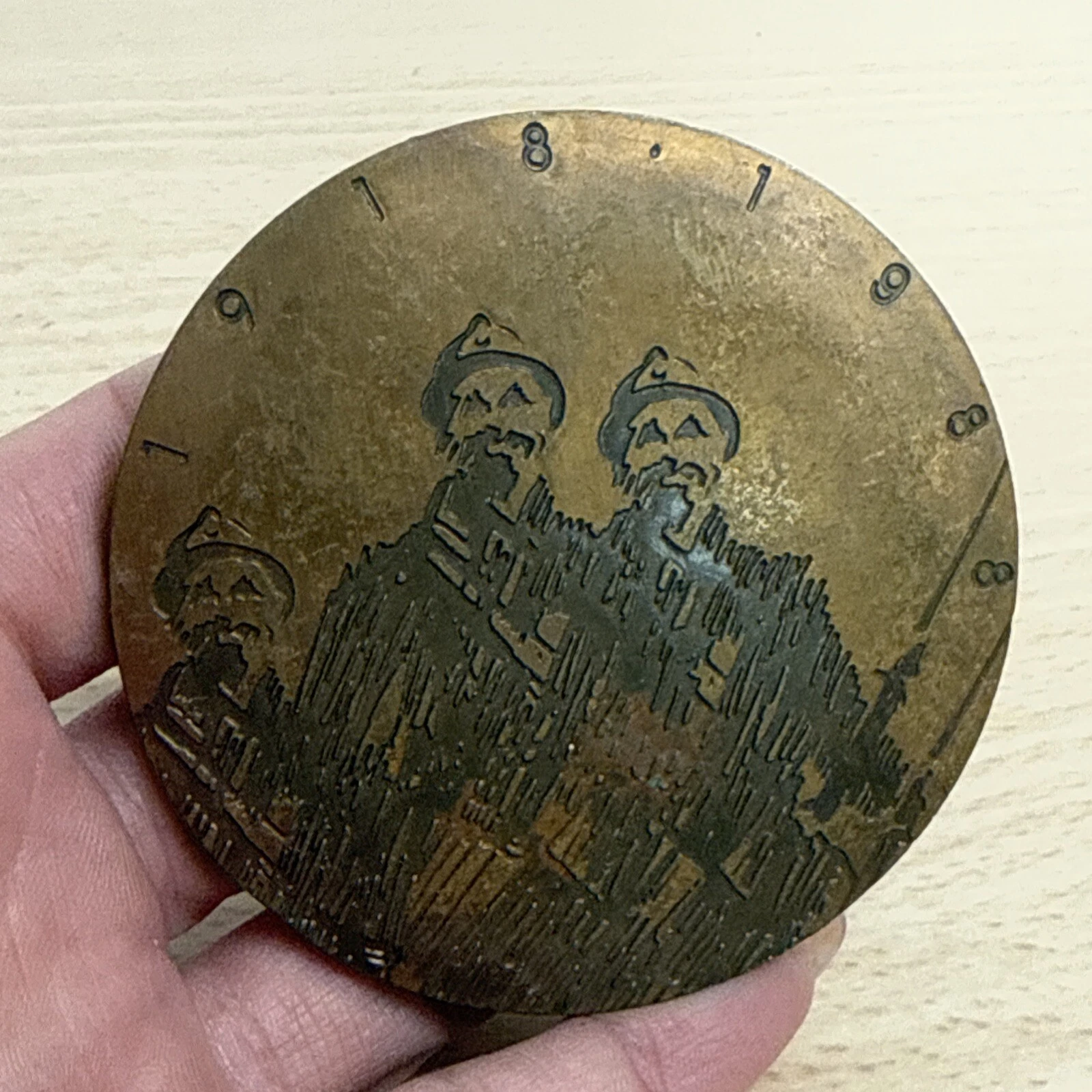 Médaille Commémorative 1918 1988 En Bronze