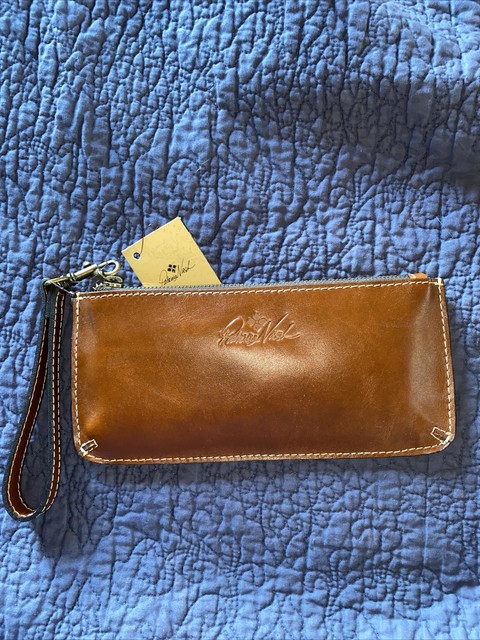 tan wristlet bag