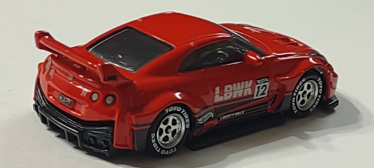 ホットウィール lbwk レッドエディション Hot Wheels Lbwk skyline Nissan Liberty Walk Red With Rubber