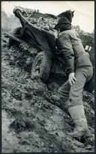 Extra size (5 ¾ x 9 ¼), man with horse-drawn carriage in the mud by Jacek BARZ,