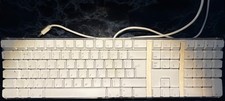 Apple Genuine USB Keyboard A1048 Qwerty UK Layout X2 USB Sockets