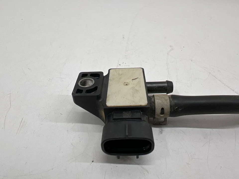 Sensore pressione gas scarico benzina/elettrico Lexus ES VII XZ10 2023 sensore pressione differenziale - Immagine 3 di 3