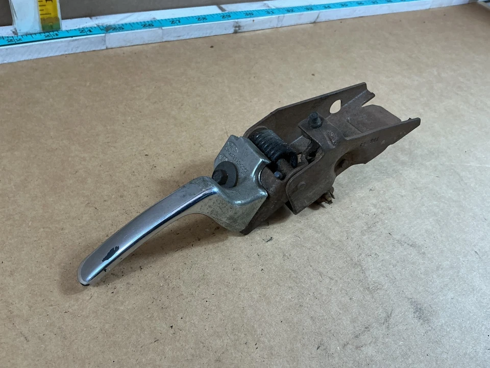 Manija interior de la puerta trasera derecha del lado del pasajero Ford Taurus 1986-1991 OEM Foto 3 de 4