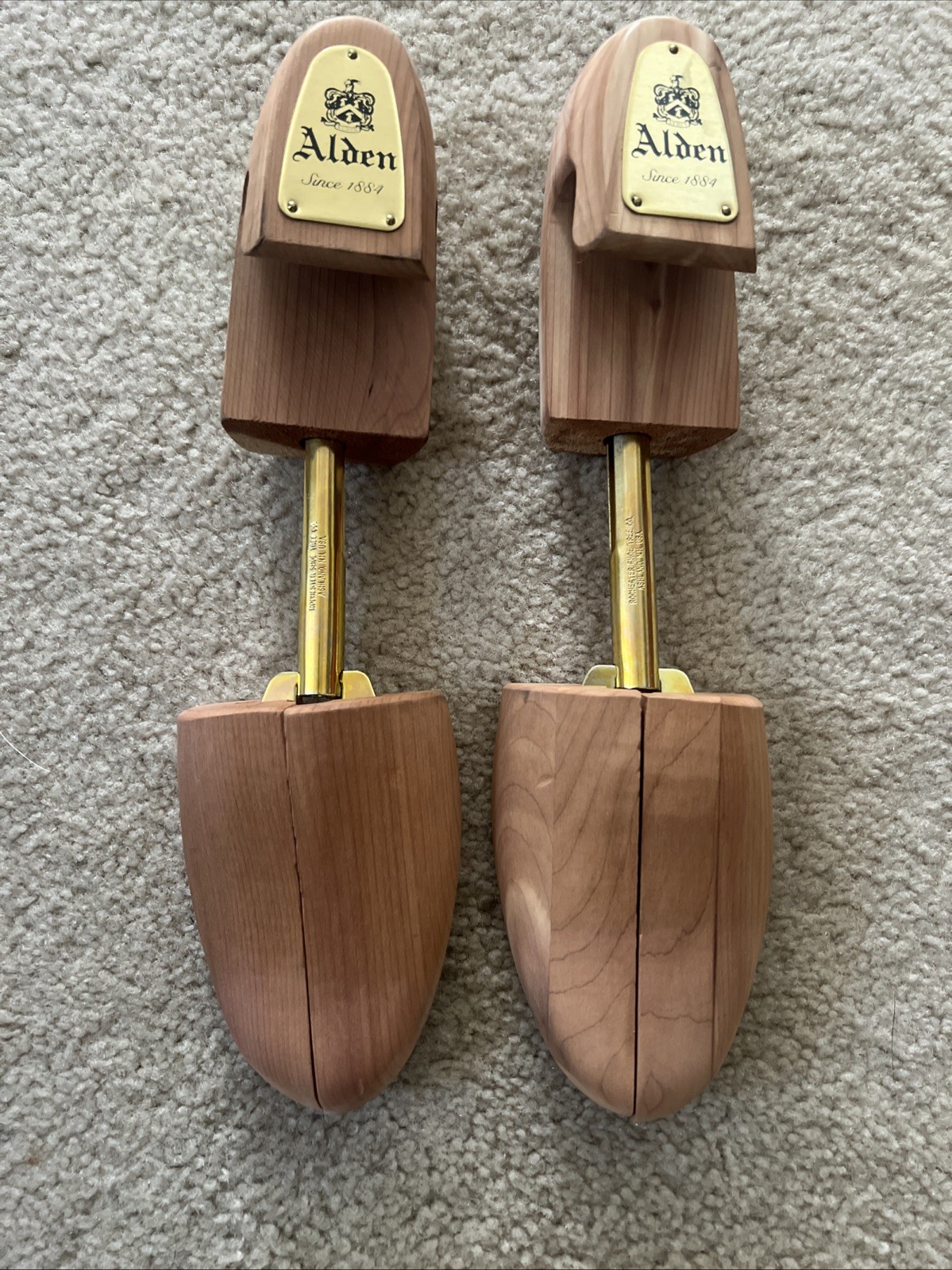 Pair of Alden Adjustable Wooden Shoe Trees — Men’s Size M/L — See Description
