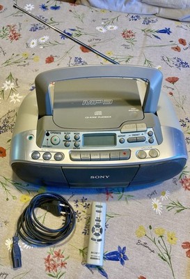 Sony CFD-S03CPL Tragbarer CD/MP3/TAPE-PLAYER, Radio, Timer, FB,Batterie/Stromb.