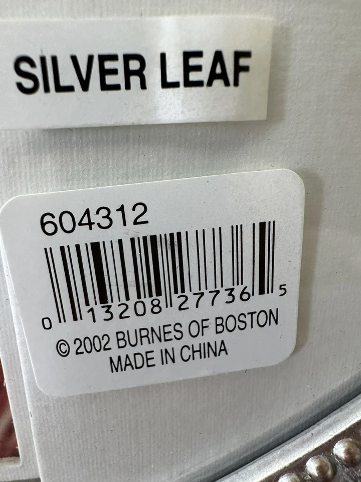 Marco de fotos ovalado plateado y dorado Burns of Boston 5 aberturas de collage Foto 2 de 4
