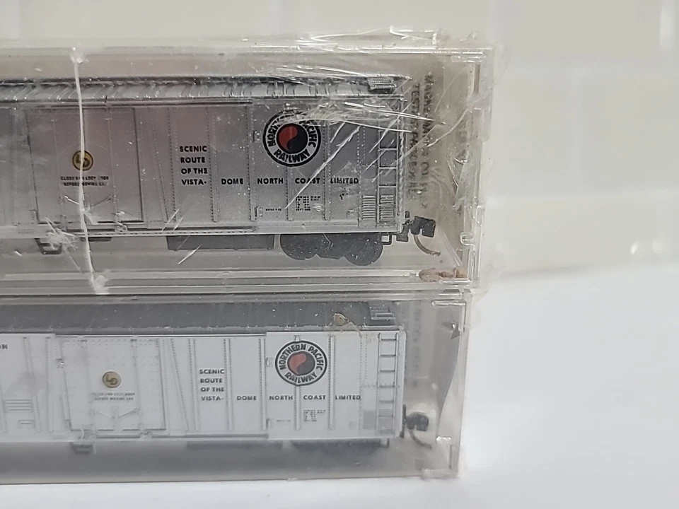 Nuevo en caja Micro Trenes Escala N 70052 Paquete de 2 Northern Pacific NP 51' Mech Reefer Foto 2 de 4