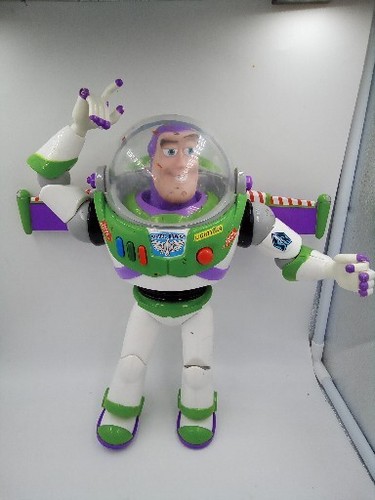 Buzz Lightyear Speaking Toy with flashing light and laser sounds Works - Picture 2 of 24