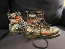 Vintage 90  s floral Doc Martens Size US 7 Made In England