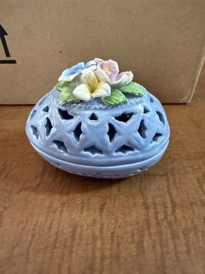 Vintage Lace Style Peek a Boo Egg Trinket Blue with Delicate Flowers on Top