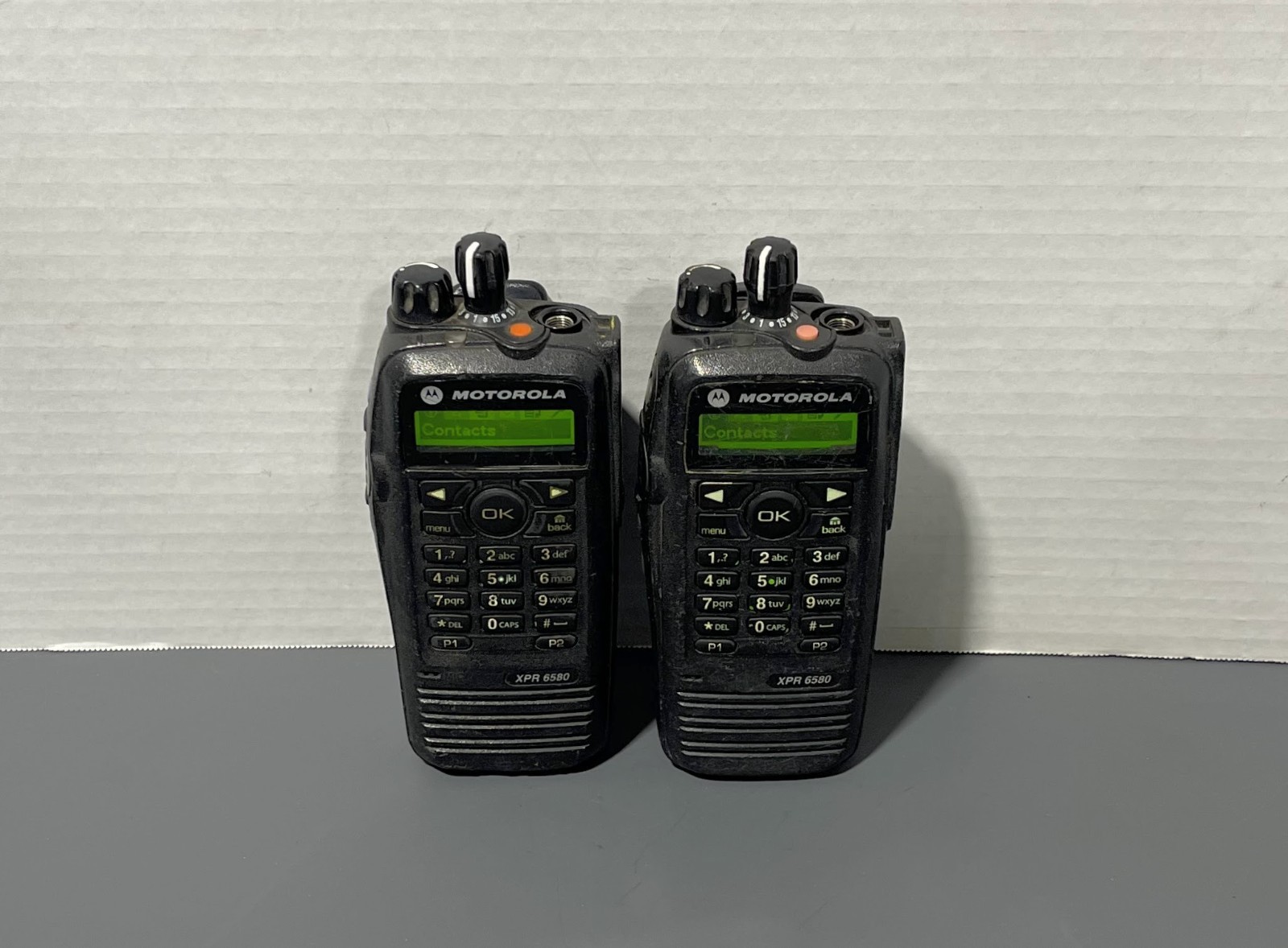 Lot of 2 Motorola AAH55UCH9LB1AN XPR 6580 Portable Walkie Talkie Two-Way Radios