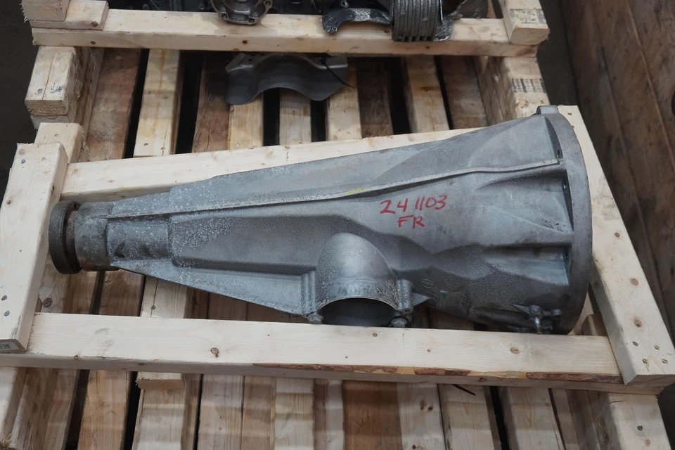 Conjunto de eje de carcasa de campana de transmisión 269701 OEM Ferrari California 2008-14 Foto 3 de 4