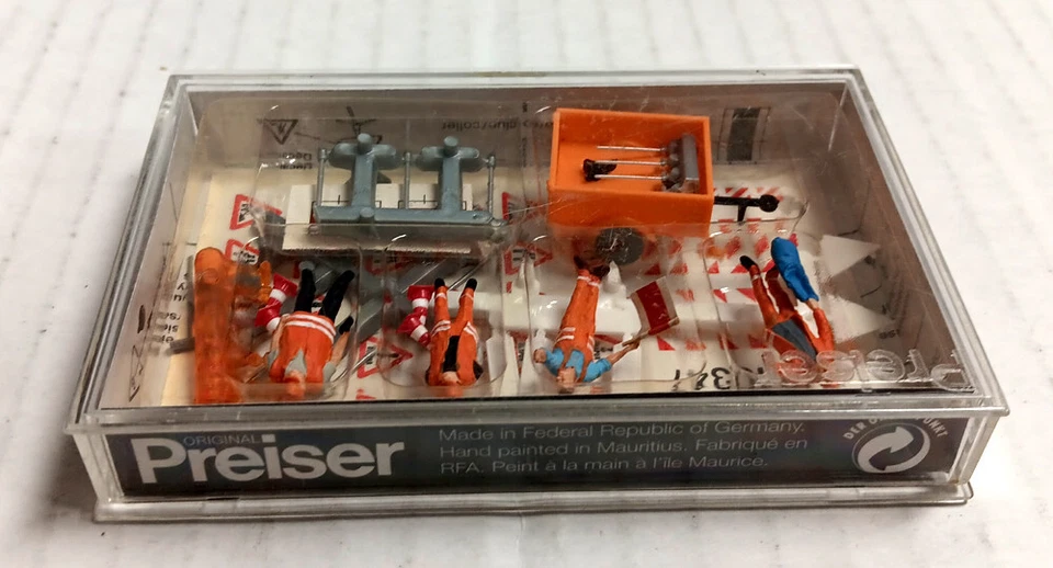 PREISER #10347 HO SCALE CONSTRUCTION CREW SET COMPLETE - Image 4 of 4