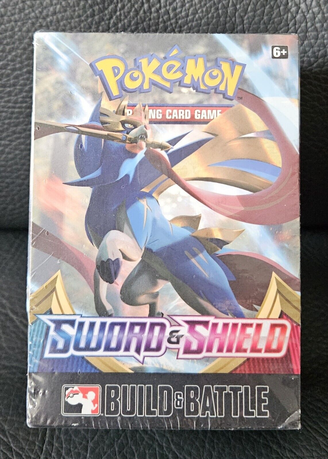 Pokémon TCG: Sword & Shield Build & Battle Box