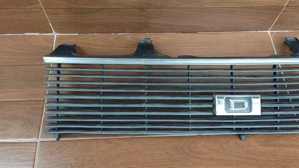 Datsun Nissan Sunny B310 D Mark Front Grille with Emblem OEM 1980s