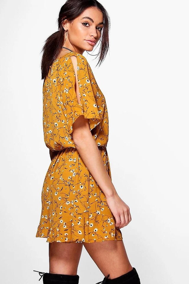 Mono Boohoo Mameluco Femenino Estampado Floral Mostaza Amarillo y Blanco Foto 2 de 4