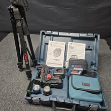 Bosch GLL3-330CG-B Laser Leveler 3-Plane Green Beam + Compact Tripod Ext 22"-61"