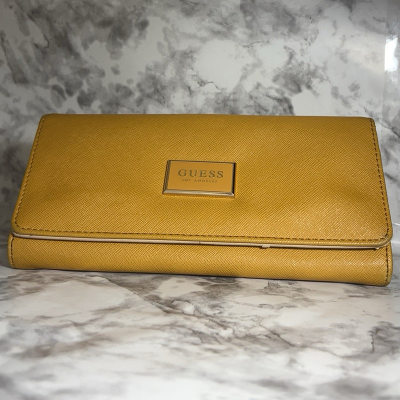 GUESS Yellow Women’s Clutch Wallet Logo Flap Zip Compartment Card/ID