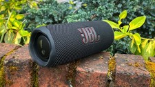 JBL Flip 6 Portable Bluetooth Speaker Black Waterproof Bluetooth Connectivity