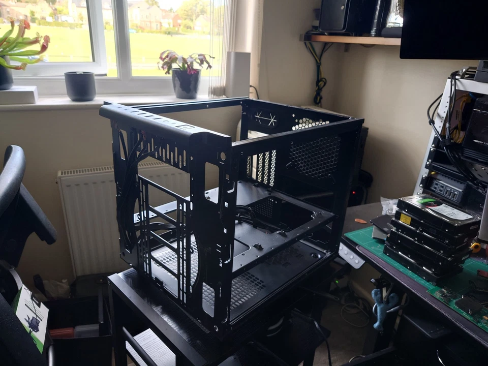 Thermaltake Level 20VT tempered glass case MiniITX microATX - Image 3 of 4