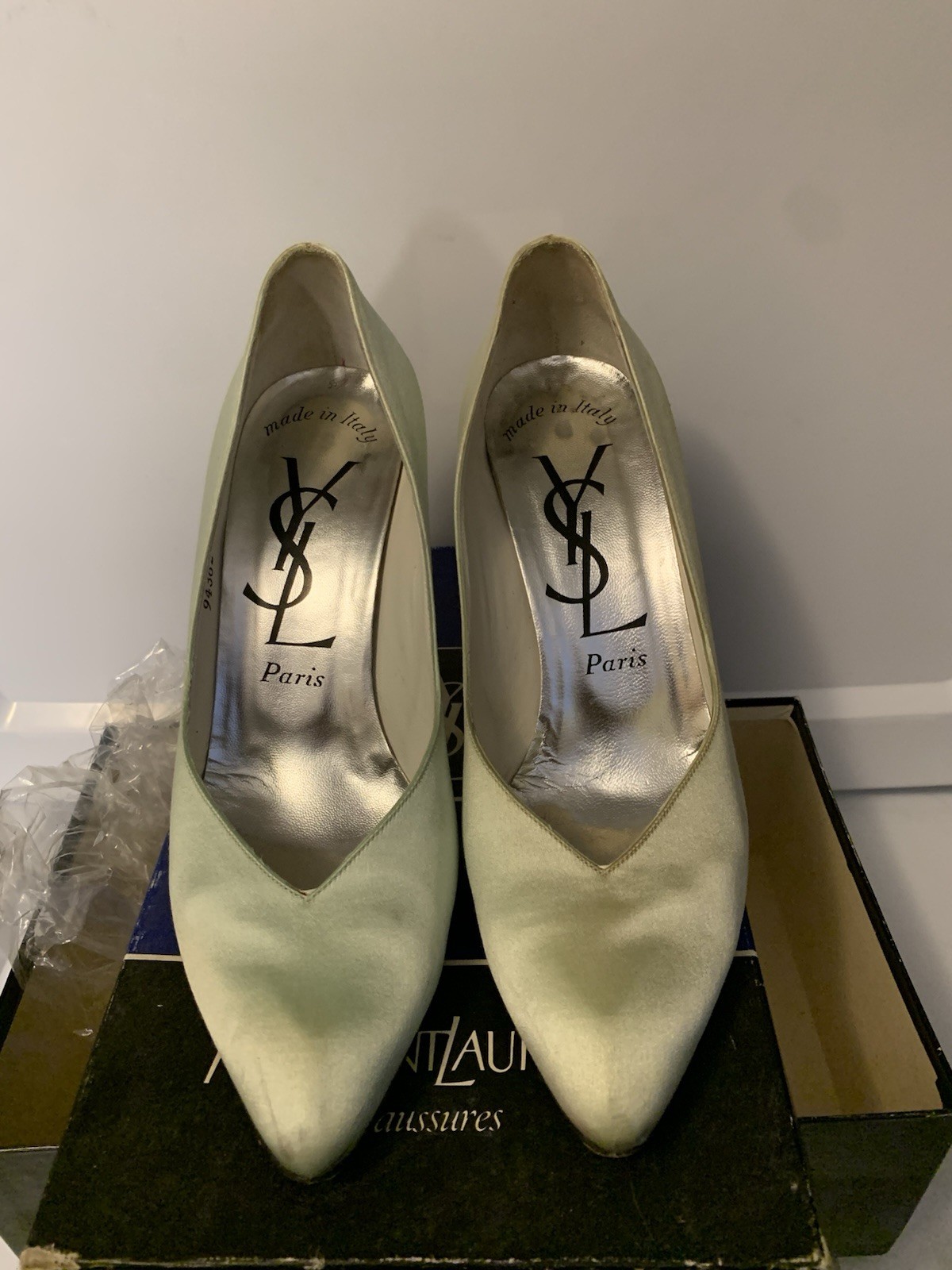 YVES SAINT LAURENT Womens Sz 8.5M Satin Heel