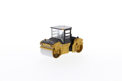 DM 1/64 CAT CB-13 Tandem Vibratory Roller w/ Cab Diecast Model Toy 85631