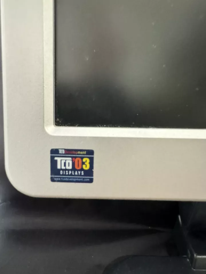 Vintage HP 1740 Monitor 17" Includes Stand And Power Cable Tested Good Condition - Image 2 of 4