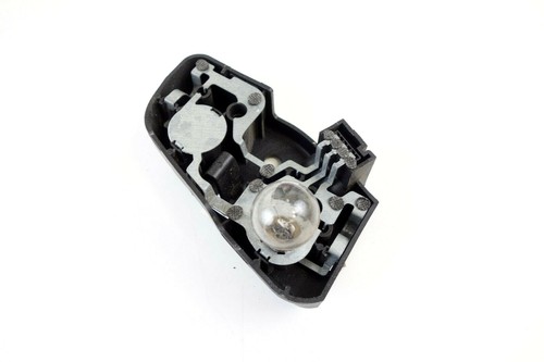 BMW 3er E46 bis 09/01 Lampenträger Rücklicht rechts innen  8374810