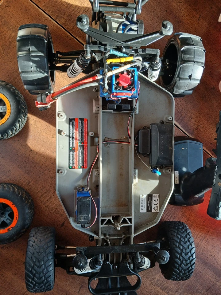 Traxxas Slash 2WD RTR Brushless Valeneon VxI3s Upgraded  - Image 3 of 4