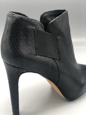 Vince Camuto Ariana ankle boots 1/2
