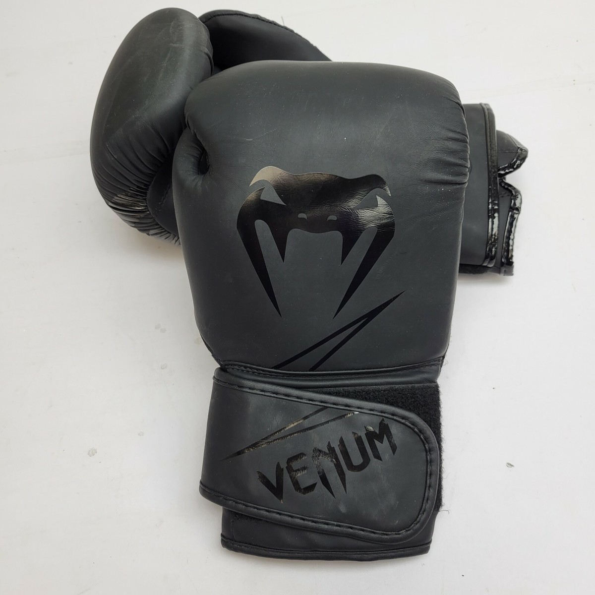 Venum Classic Boxing Gloves 14oz. Black L2 | eBay Venum Classic Boxing Gloves 14oz. Black L2 | eBay