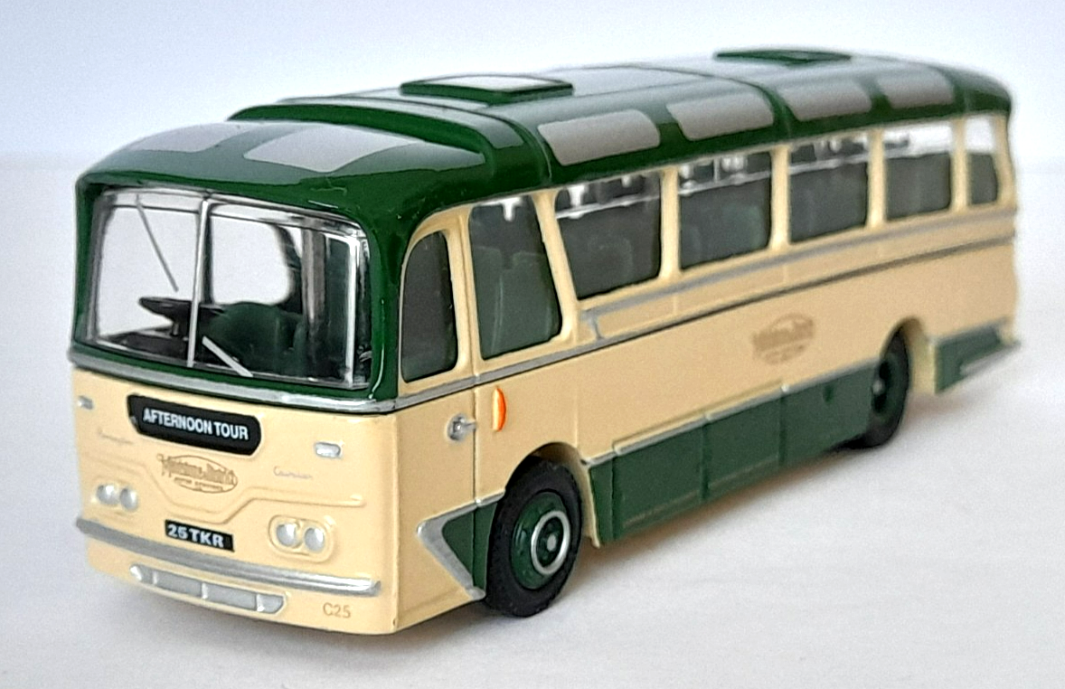 EFE 12113 Harrington Cavalier Single Deck Coach - Maidstone & District - 1:76