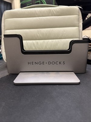 Brydge HD05VA15MBP Henge Docks Vertical Dock for 15'' MacBook Pro w/Touch Bar