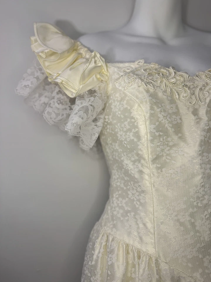 Vestido de boda vintage Flirtations by Alfred Angelo de encaje satinado marfil nuevo con etiquetas Foto 3 de 4