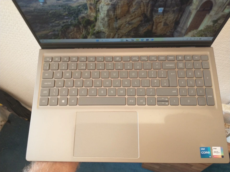Dell Latitude 5510 · i5-1045G1 · 16GB · 256GB, foto 4 di 5