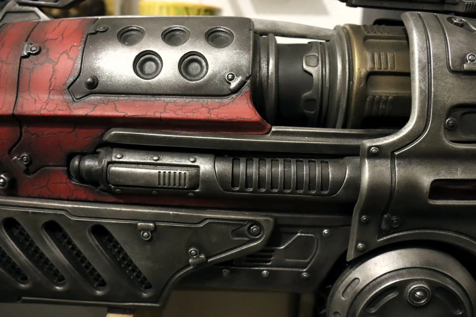 Gears of War Hammerburst II - 1/1 Replica / LED - Epic / TRIFORCE limited to 800 - Bild 4 von 4