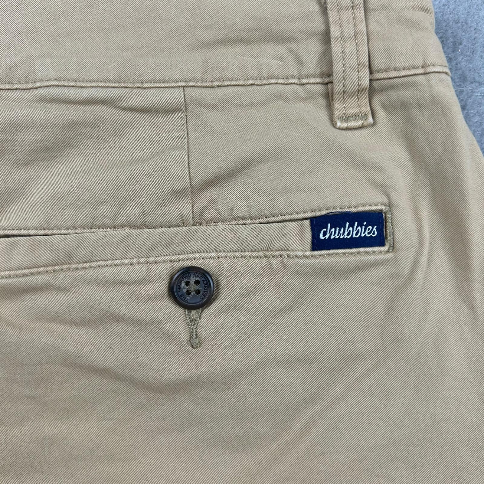 Chubbies Shorts Mens 34 Beige Flat Front Regular Fit Lightweight Chino