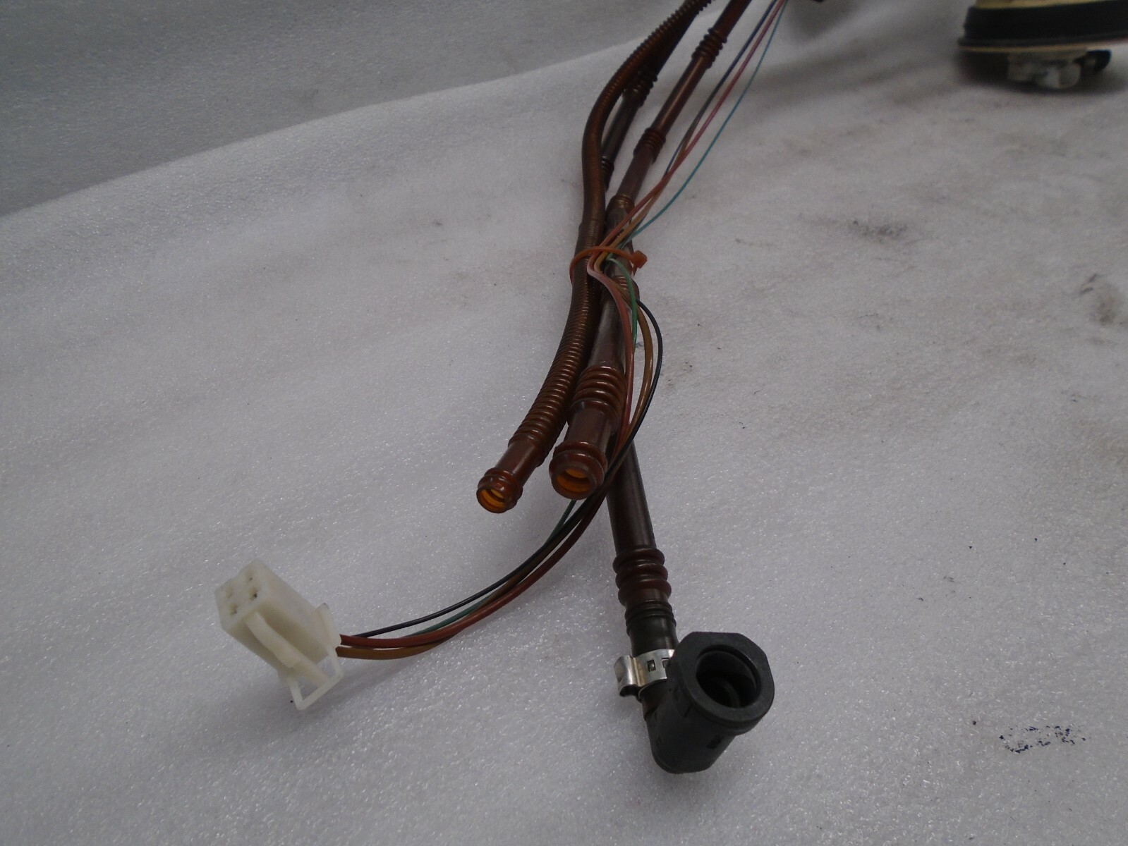 DK90438 03-06 MERCEDES CLK500 LEFT SIDE FUEL LEVEL SENDING UNIT 