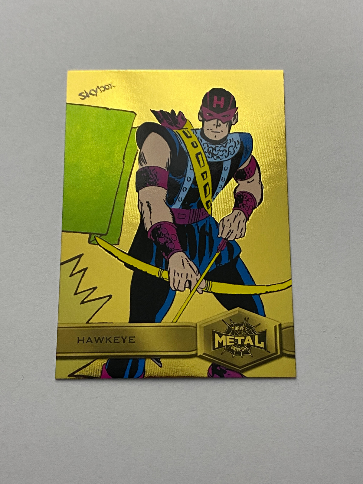 2021 Marvel Metal Universe Spider-Man Light FX Gold High #131 Hawkeye