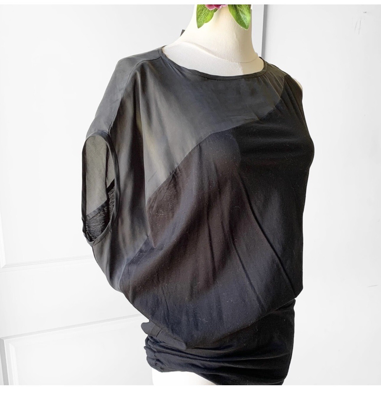 CALVIN KLEIN Women's Asymmetrical Two-Tone Black Tunic Top image 2