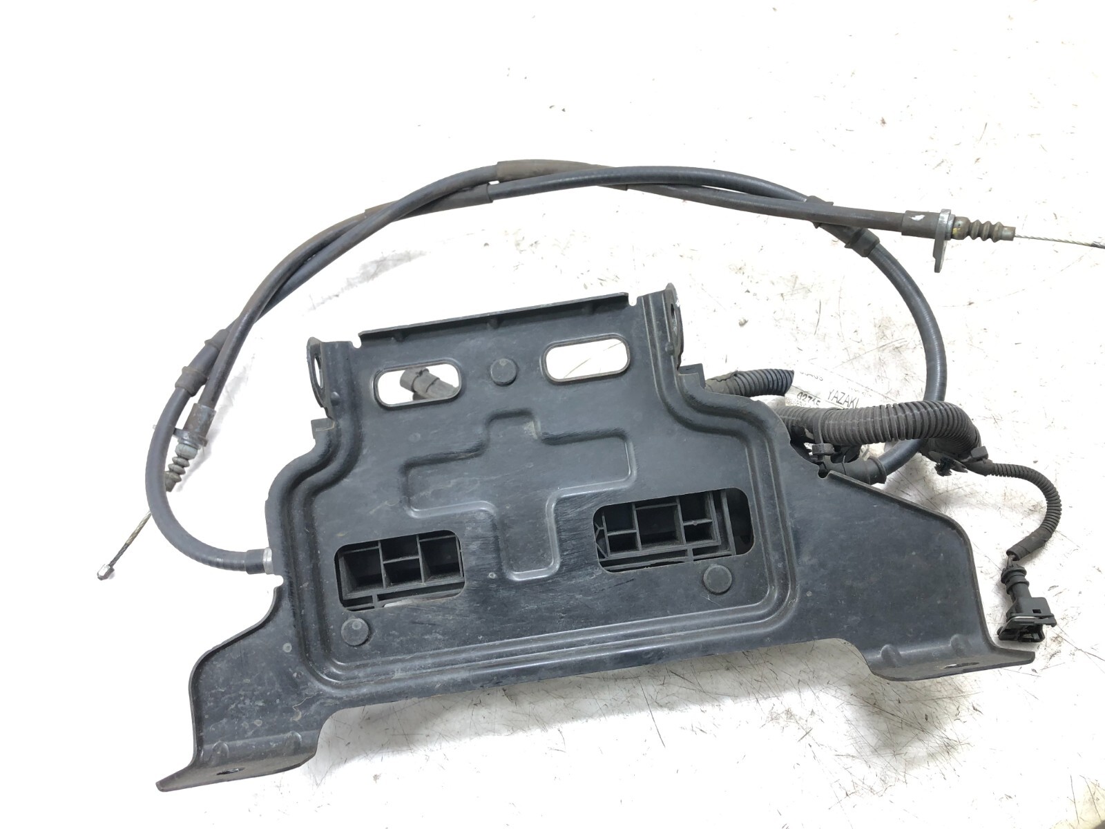 2014-2017 MASERATI GHIBLI SQ4 ELECTRONIC PARKING BRAKE ACTUATOR W/ CABLE OEM.