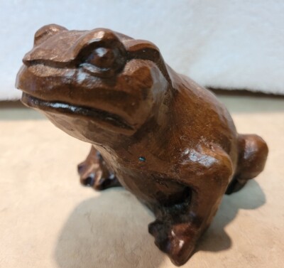 Red Mill Manufacturing Hand Crafted Frog Figurine- Wood Look - Vintage - Frog Or