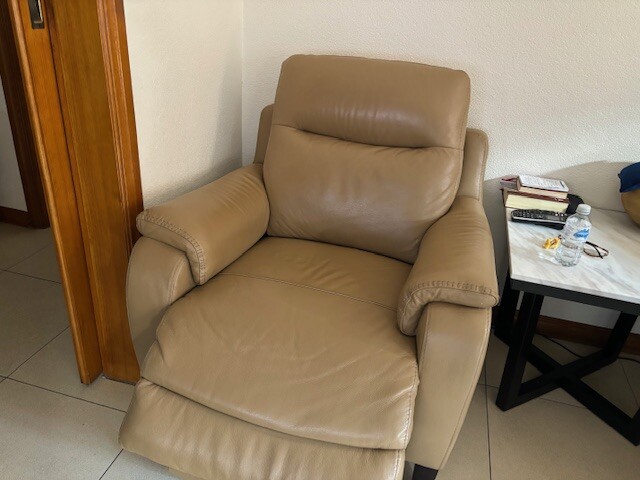 Picture 2 of 3