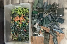 Vintage TimMee Marx Lanard Plastic Army Men 650 Men Plus Accessories