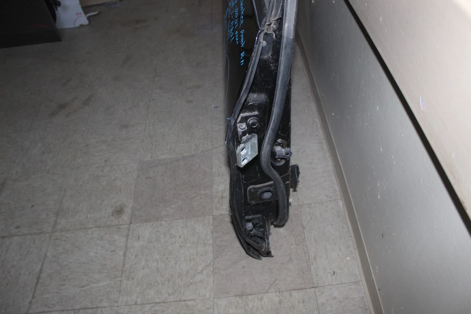 2014 2021 JEEP CHEROKEE RIGHT SIDE FRONT DOOR SHELL OEM - Image 4 of 4