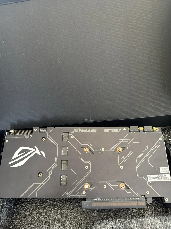 Tarjeta de gráficos ASUS ROG Strix GeForce GTX 1080 para juegos 8 GB GDDR5X Foto 3 de 3