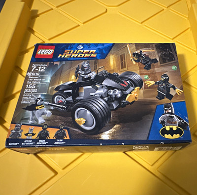 DC Super Heroes Batman 76110 Attack of the Talons 155 pcs NEW box minor dents