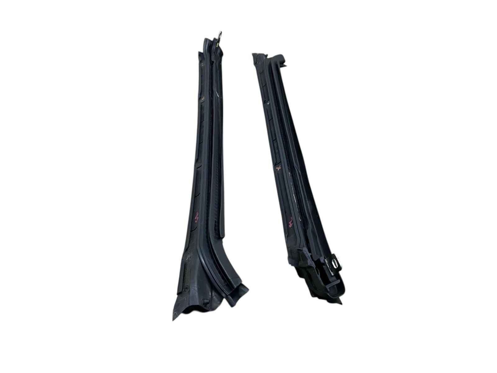 2015 BENTLEY CONTINENTAL CONVERTIBLE FRONT LEFT & RIGHT A PILLAR DOOR GASKET SET
