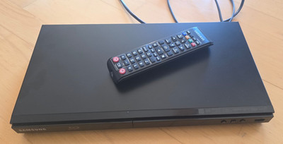 Samsung Blu-ray Player BD-E5300   Blu-ray Disc Player mit Fernbedienung